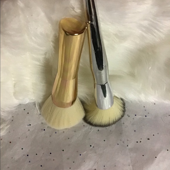 Beautiful Soft Powder Makeup Brushes 2 Pcs - Picture 4 of 4